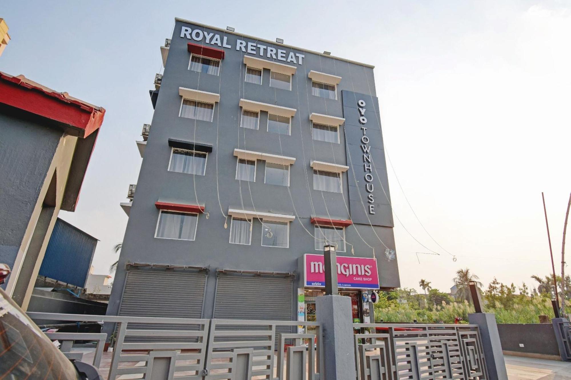 Super Townhouse The Royal Retreat Hotel Garui Bagian luar foto